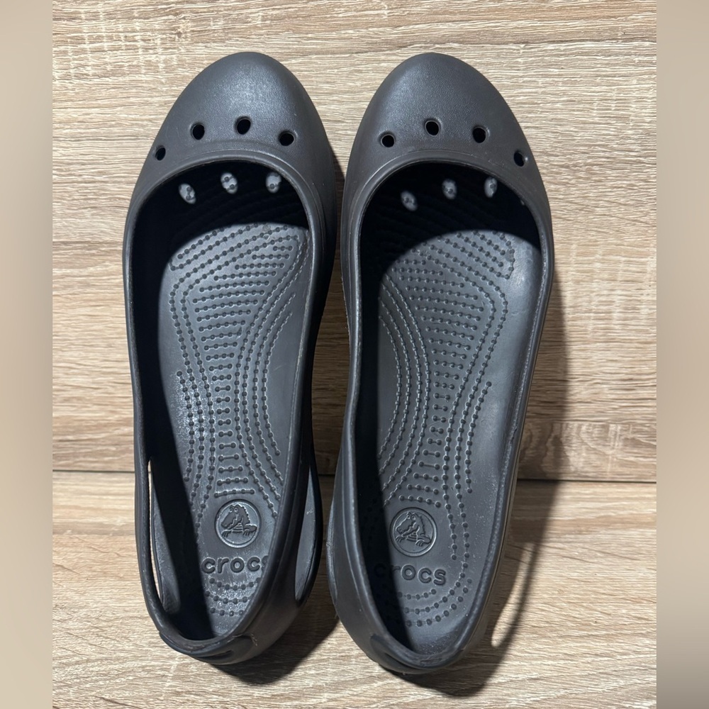 Crocs Women's size 8 Kadee slip on ballet flats slip on shoes brown closed toe - Picture 7 of 9